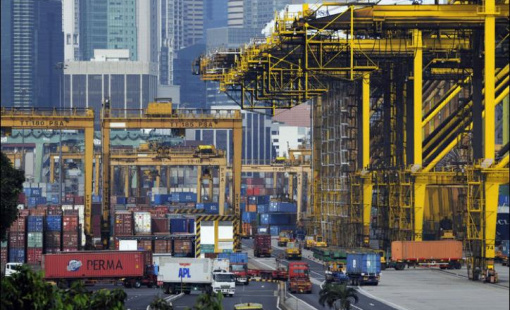 Xuất khẩu phi dầu mỏ của Singapore giảm mạnh nhất trong 10 năm
