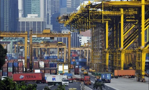 Xuất khẩu phi dầu mỏ của Singapore giảm mạnh nhất trong 10 năm
