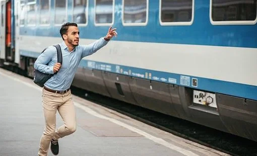 Cổ phiếu bất động sản đồng loạt tăng mạnh, nhà đầu tư có nên "mua đuổi"?