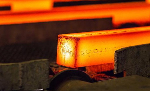 Giá thép thế giới nóng lên từng ngày, vì sao cổ phiếu thép chững lại?