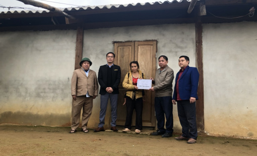 Bàn giao 10 ngôi nhà tình nghĩa cho người dân xã biên giới Na Ngoi