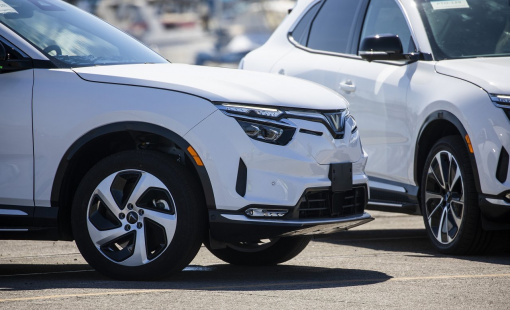 VinFast bàn giao xe VF 8 ở Mỹ, sẵn sàng đấu Tesla