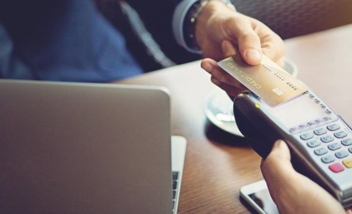 Canada: Xu hướng không sử dụng tiền mặt và mối lo quyền riêng tư bị xâm phạm