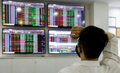 VNDirect: Giá cổ phiếu bất động sản có thể còn nhiều áp lực trong 3-6 tháng tới