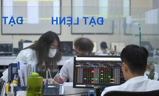 Nhiều cổ phiếu khó tăng tiếp do thanh khoản thị trường cạn kiệt