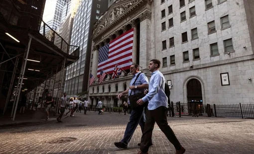 Chứng khoán Mỹ giảm sâu, Dow Jones sụt 500 điểm sau quyết định của Fed