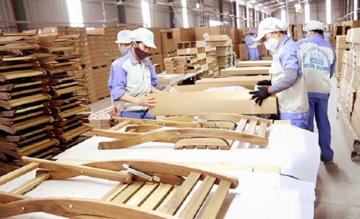 Đơn hàng giảm 1/3, doanh nghiệp ngành gỗ chịu áp lực lớn tìm đầu ra cho sản phẩm