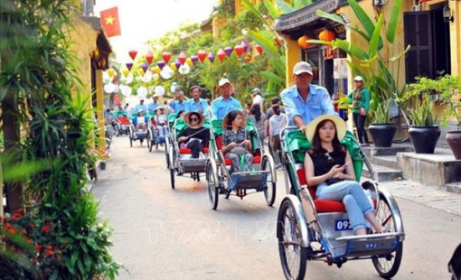 Cổ phiếu Du lịch và Hàng không hứng khởi, thanh khoản cải thiện