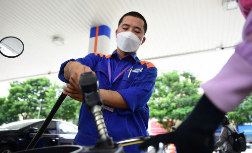 Giá xăng dầu đồng loạt tăng mạnh