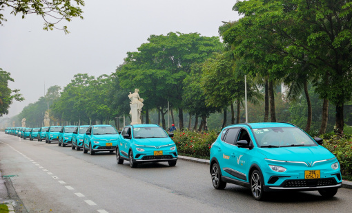 Taxi Xanh của tỷ phú Phạm Nhật Vượng có là "đối thủ" của các hãng truyền thống?