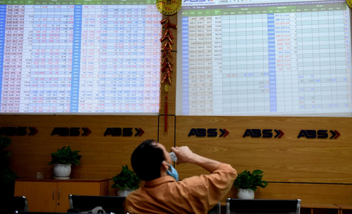 Thanh khoản thấp và thiếu sự dẫn dắt, VN-Index cầm chừng