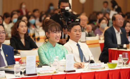 ĐHCĐ HDBank: Chia cổ tức tiền mặt và cổ phiếu tỷ lệ 25% trong năm nay, tiếp tục kế hoạch "Tăng trưởng cao và bền vững"