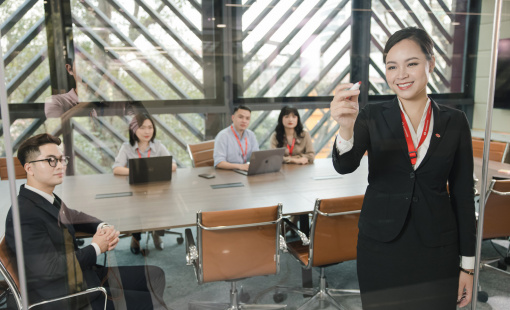 Hút thêm khách hàng nhờ chuyển đổi số, Techcombank báo lãi 5.600 tỷ đồng quý 1/2023