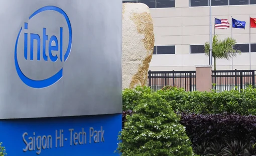Intel đương đầu với nhiều thách thức trong bối cảnh khó khăn chung của toàn cầu
