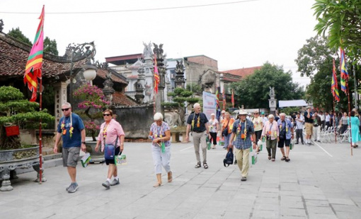 Gần 1 triệu lượt khách quốc tế đến Việt Nam trong tháng 4