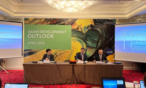 ADB: Đầu tư công có thể mang đến cú huých tăng trưởng kinh tế rất quan trọng