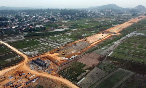 Cao tốc Bắc - Nam qua Nghệ An và Hà Tĩnh chậm tiến độ, Bộ Giao thông "thúc" nhà thầu