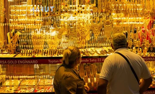 Nhà đầu tư đồng loạt bán vàng bởi những nỗi lo về trần nợ Mỹ
