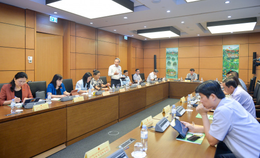 Đại biểu Quốc hội đề nghị Chính phủ tiếp tục cải thiện môi trường kinh doanh, tạo thuận lợi cho doanh nghiệp