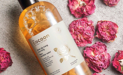 Bị tố có sâu trong nước tẩy trang hoa hồng hữu cơ, thương hiệu mỹ phẩm Việt CoCoon nói gì?