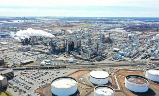 Tiếp tục sụt đến 4%, giá dầu mất mốc 70USD/thùng