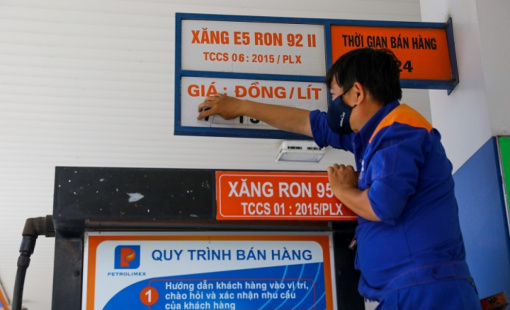 Giá xăng giảm hơn 1.000 đồng mỗi lít