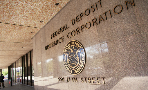 Mỹ: Nhóm ngân hàng lớn nhất đóng nhiều tiền để ngăn rủi ro hệ thống?