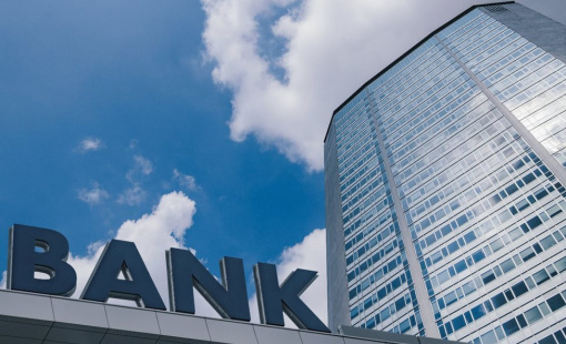 6 ngân hàng lọt Top 10 các Công ty Đại chúng uy tín và hiệu quả năm 2023