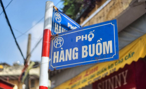 Ngân hàng đại hạ giá bất động sản phố cổ