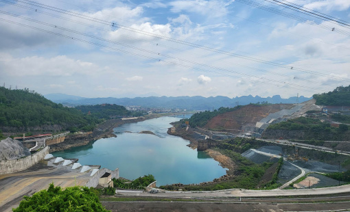 “Khai thác hết công suất, sau khoảng 12-13 ngày nữa, Thủy điện Hòa Bình sẽ về mực nước chết”