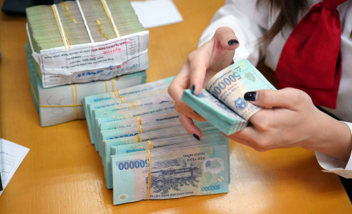 Lãi suất huy động tiếp tục giảm sau quyết định dồn dập của Ngân hàng Nhà nước