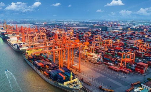 Ngân sách TP.HCM tăng gần 2.700 tỷ đồng từ phí cảng biển