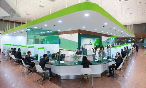 Vietcombank bất ngờ tăng phí một loạt dịch vụ thẻ