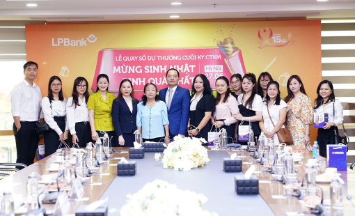 LPBank trao hơn 2,5 tỷ đồng quà tặng cho khách hàng may mắn