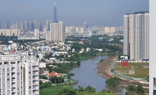 TP.HCM: Giá căn hộ giảm, nhà liền thổ tăng vọt