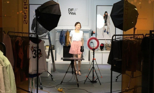 Thương mại điện tử chưa thể "lấn át" bán lẻ truyền thống?