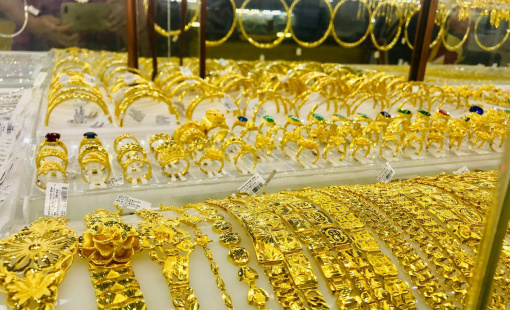 Tỷ giá trung tâm tiếp tục giảm mạnh, tâm lý lạc quan vẫn bao trùm thị trường vàng