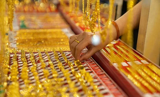 Kỳ vọng Fed sớm dừng tăng lãi suất, giá vàng lên đỉnh 8 tuần
