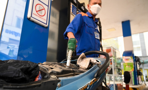 Xăng, dầu đồng loạt tăng giá mạnh