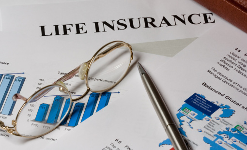 Sau loạt lùm xùm, số hợp đồng bảo hiểm nhân thọ mới sụt giảm mạnh
