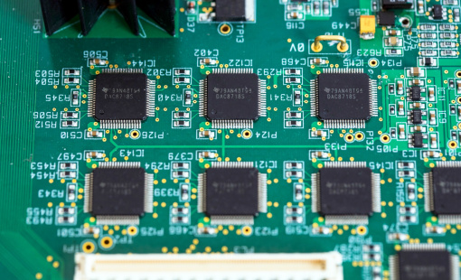 Nhật công bố động thái mới trong đối đầu công nghệ căng thẳng hơn với Trung Quốc