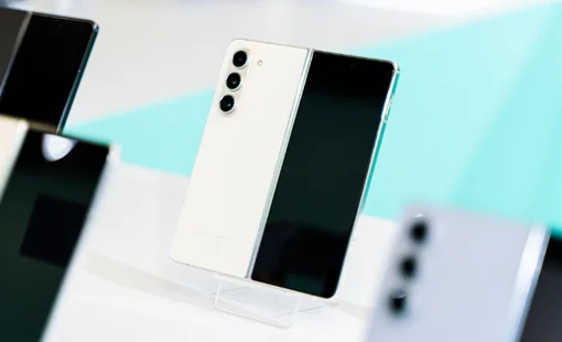 Điện thoại màn hình gập vừa ra mắt của Samsung về Việt Nam giá lên đến 52 triệu đồng