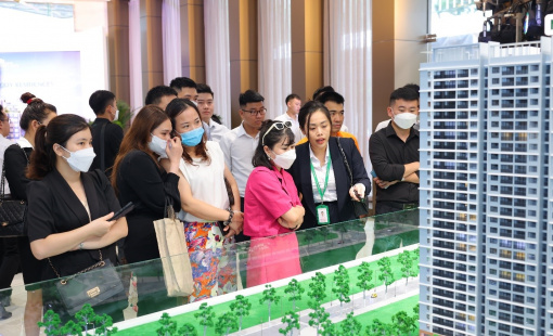 Sau nửa năm tụt hạng, bất động sản dành lại ngôi “á quân” về thu hút vốn ngoại