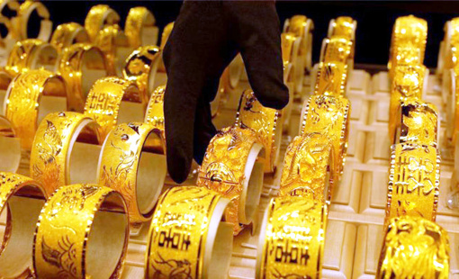 Giá vàng SJC đi ngang bất chấp vàng thế giới rớt mạnh