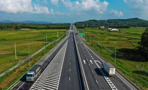 Những nhóm ngành nào sẽ bứt phá vào nửa cuối năm 2023?