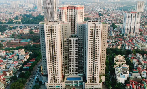 Chung cư thương mại điều chỉnh phí gửi xe ô tô theo quy định nào?