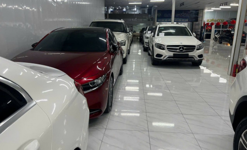 Giá rớt thảm, chủ showroom ô tô cũ "khóc ròng"