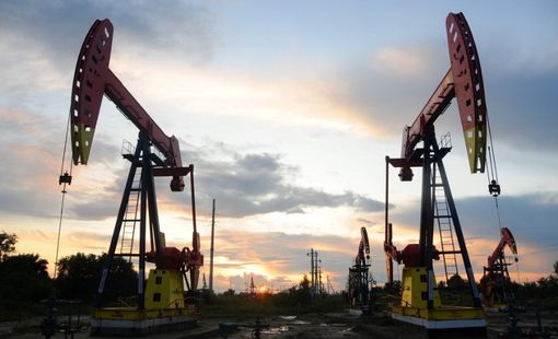 Giá dầu hạ bởi đồng USD cao và hoạt động chốt lời