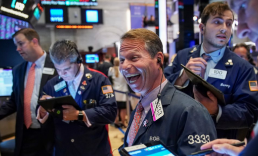 S&P 500 chính thức vượt đỉnh lịch sử