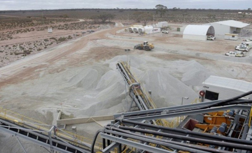 Doanh số bán xe điện tại thị trường lớn nhất thế giới hạ nhiệt, giá "vàng trắng" lao dốc hơn 80% trong 1 năm qua